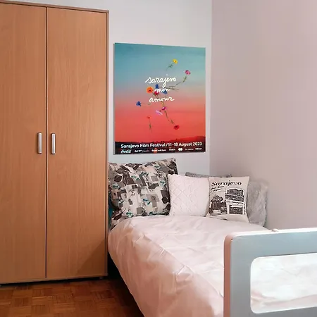 Cosy With Balcony In Location Σαράγεβο