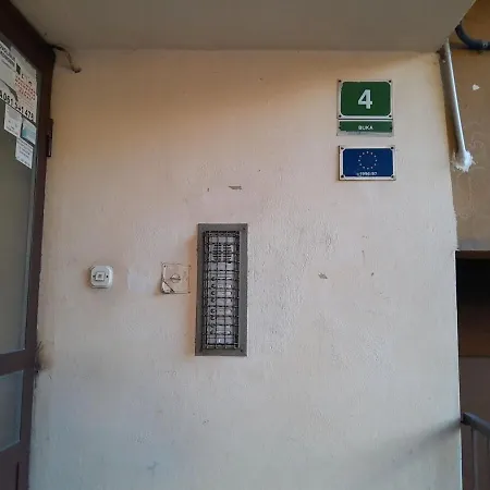 Cosy With Balcony In Location Apartment